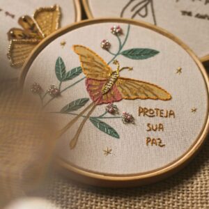 Risco #33: Borboleta: "Proteja sua paz"