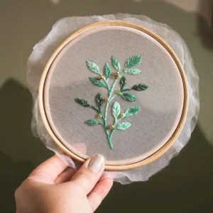 Bordado em Tule: Ramo de Plantas
